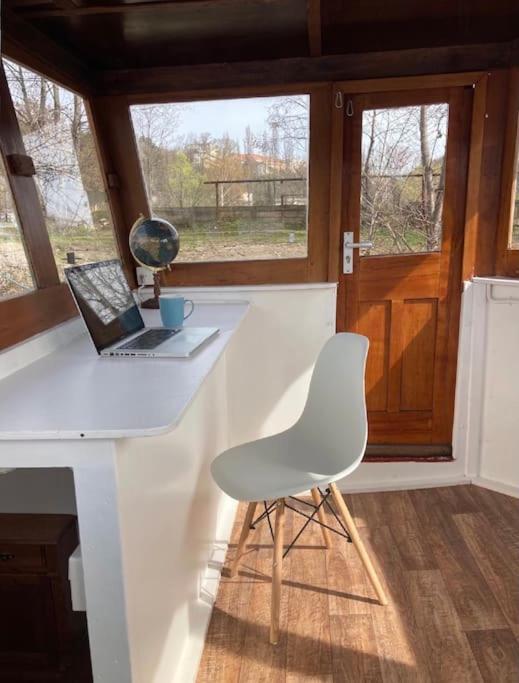 On Boat, Privat Pier, Free Parking Bådhotel Prag